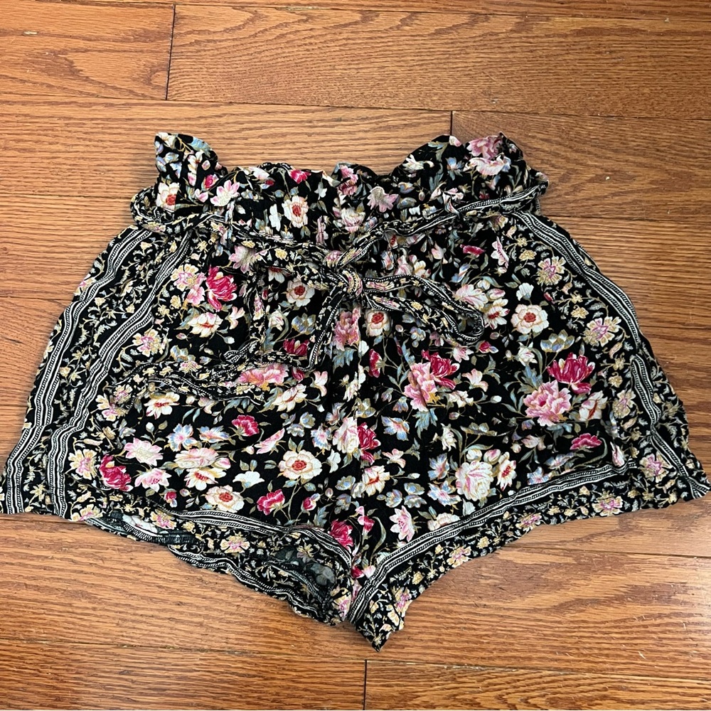American Eagle Outfitters Floral Shorts - Size XS